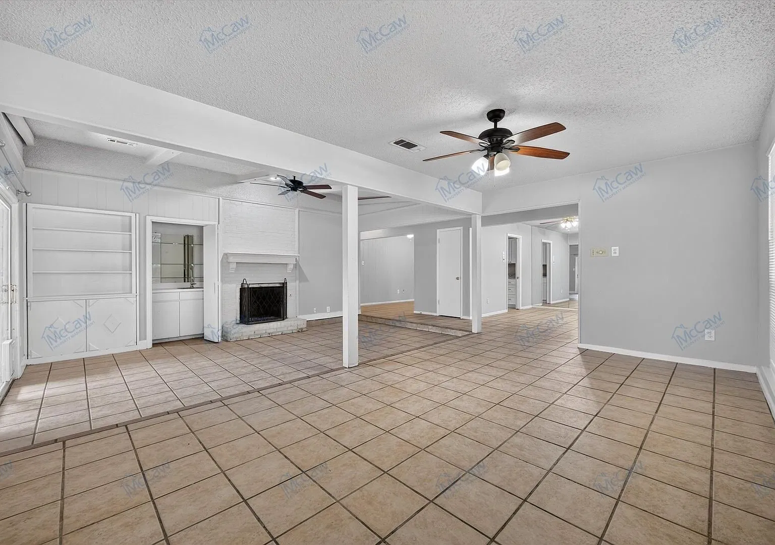 Now Available! Freshly Updated 3/2/2 Half-Duplex in Fort Worth! — Photo 4