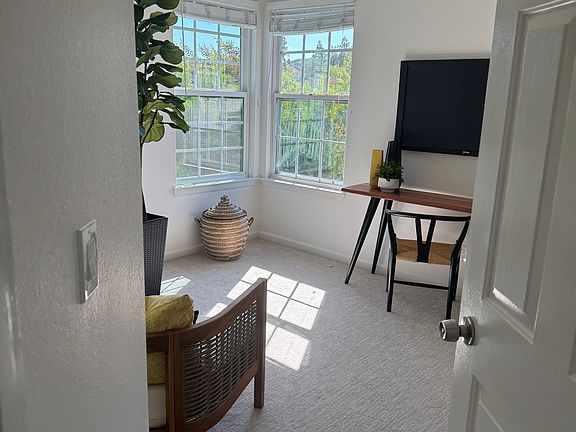 5th image of 45 Mariners Cir