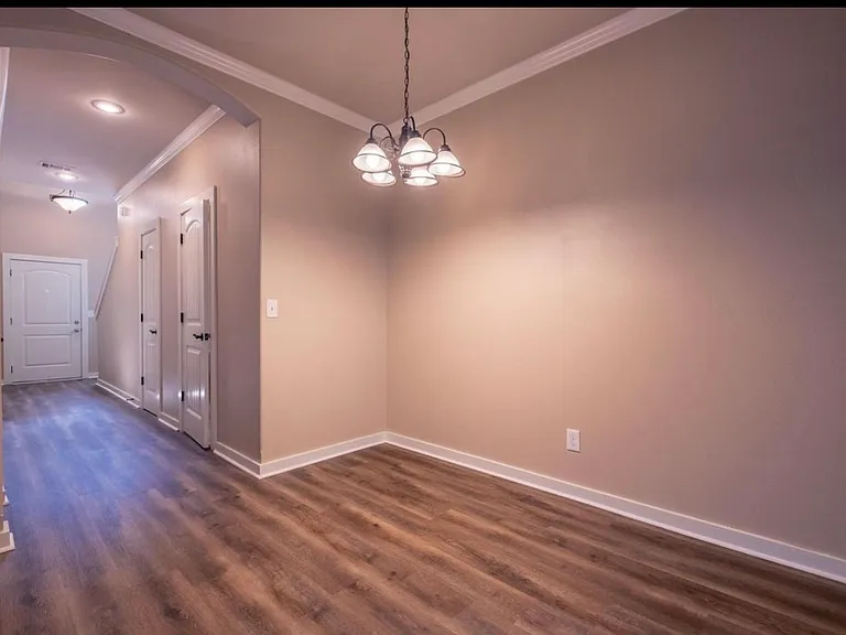 102 Venezia Ln — Photo 8
