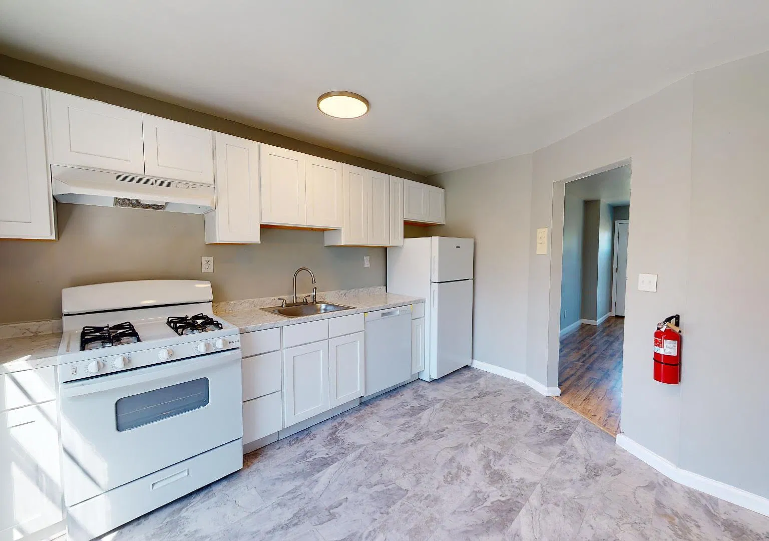 Hunter Hills Apartments — Photo 4