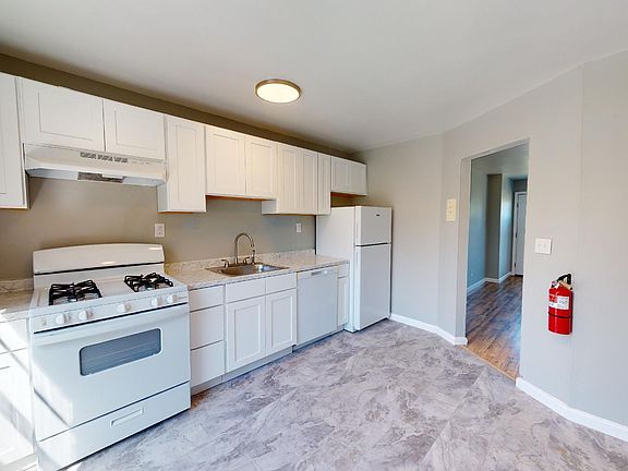 4th image of 1 Garden Ln #41575240