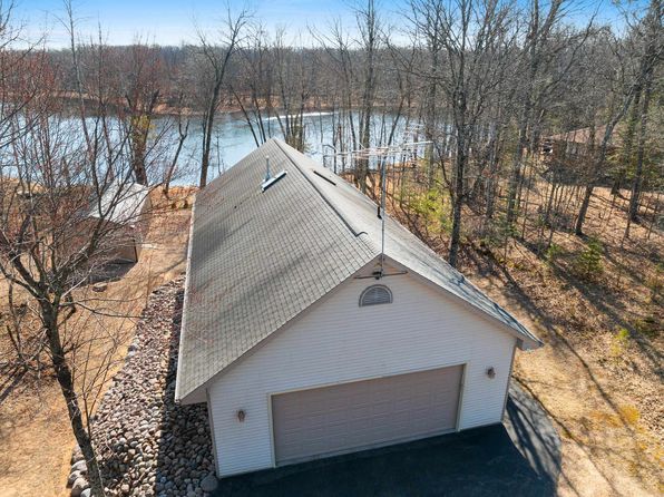 15922 Flower Lake Dr, Crivitz, WI 54114