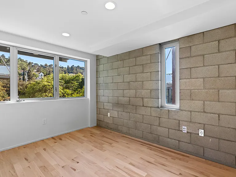 3450 Cahuenga Blvd W #801 — Photo 8