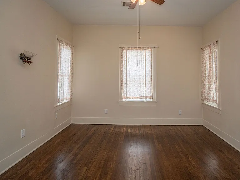 303 N Woodrow St — Photo 24