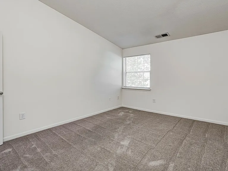 Bayshore Apartments — Photo 5