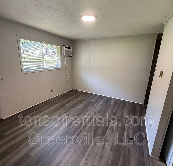 133 B Pleasant Dr — Photo 6
