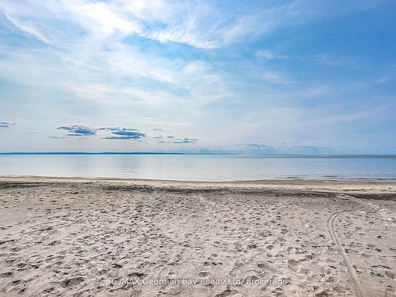 5th image of 68 Tiny Beaches Rd S