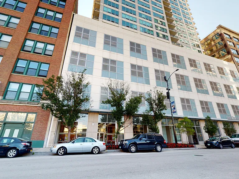 701 S Wells St #2402 — Photo 2