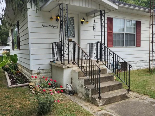 1508 Grove St, Eldorado, IL 62930