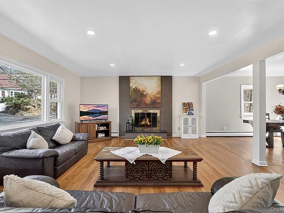 3rd image of 82 Taxter Road