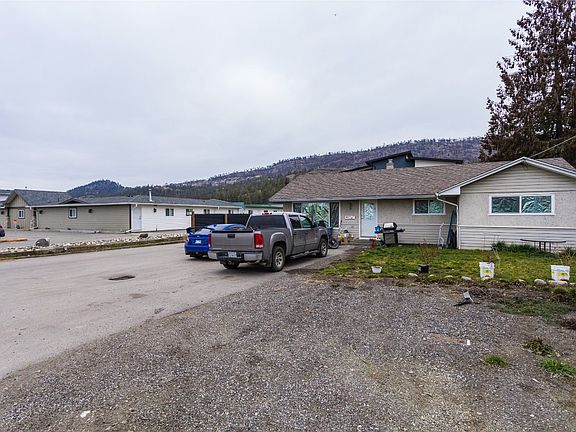 2nd image of 470 Snowsell St N