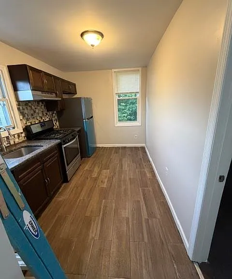 296 N Clinton St — Photo 11