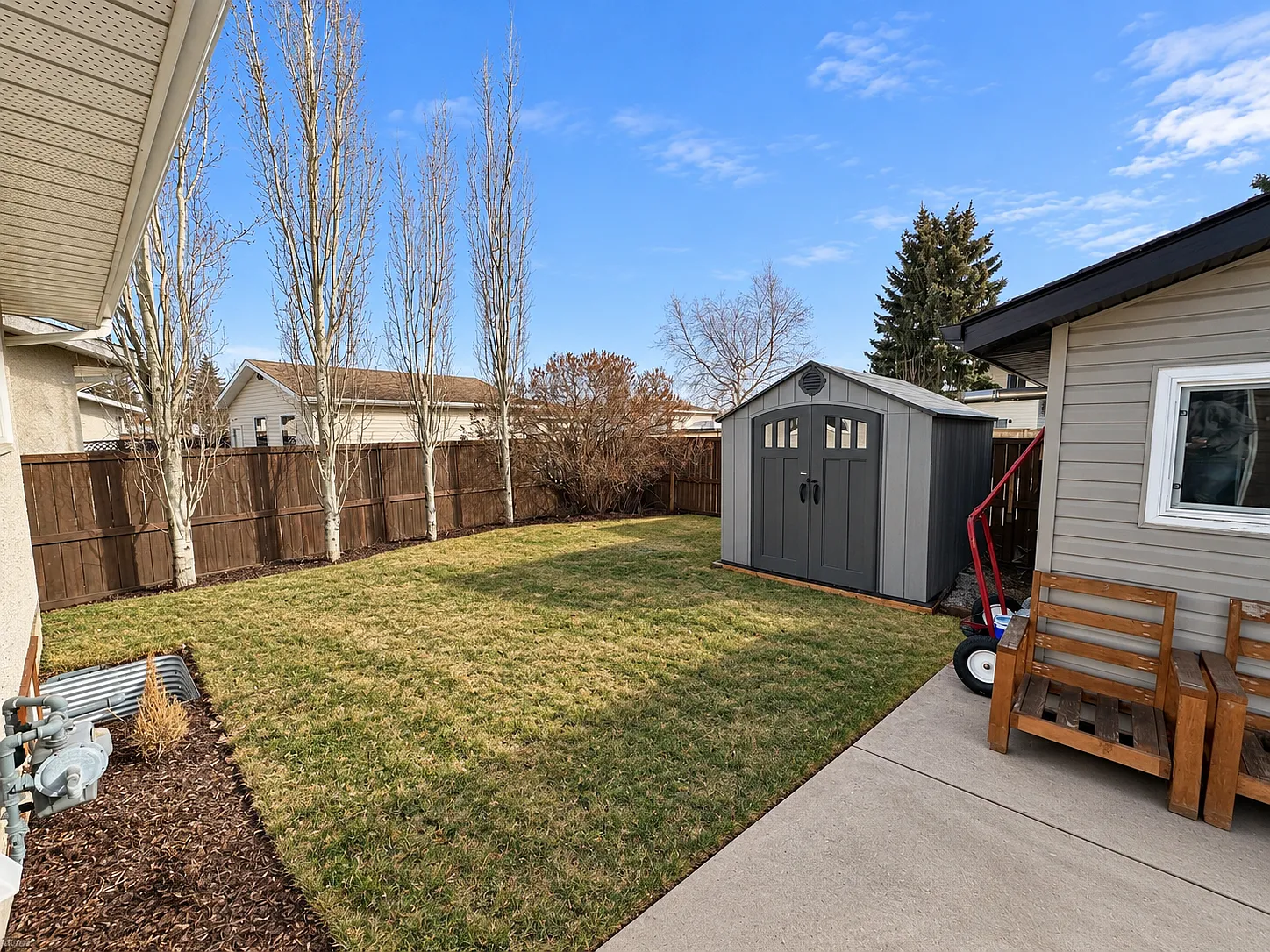 3 Bed 1 Bath Upper Suite Fraser Edmonton — Photo 2