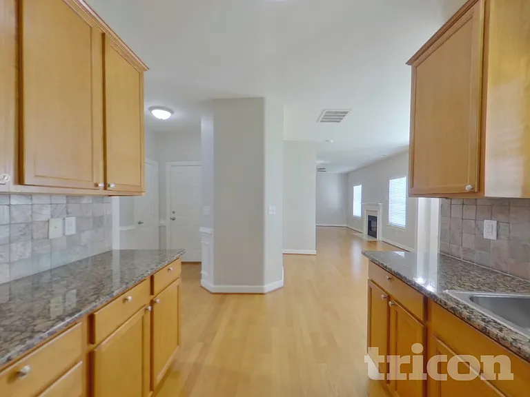 2625 Sierra Chase Dr — Photo 8