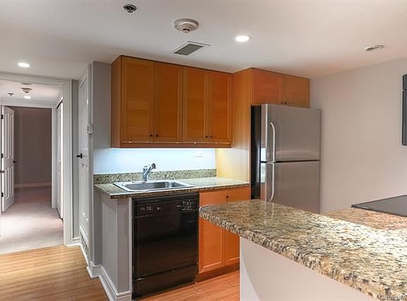 5th image of 37 Hiawassee St APT E104