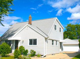 4132 S 91st Pl, Greenfield, WI 53228