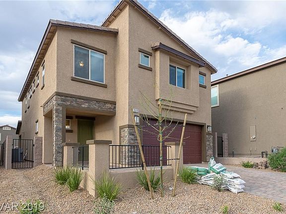 2nd image of 2926 Caxton Grove Dr