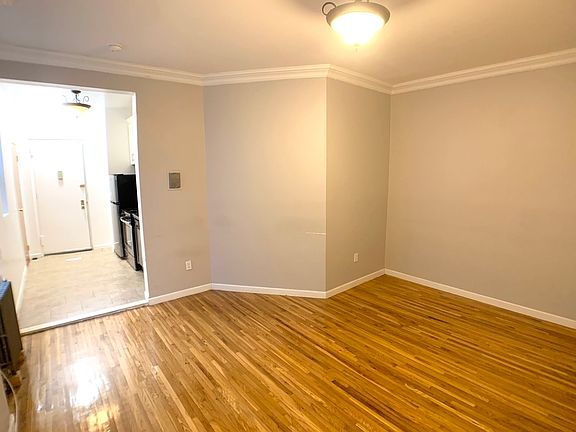 3rd image of 100 W 118th St APT 4H