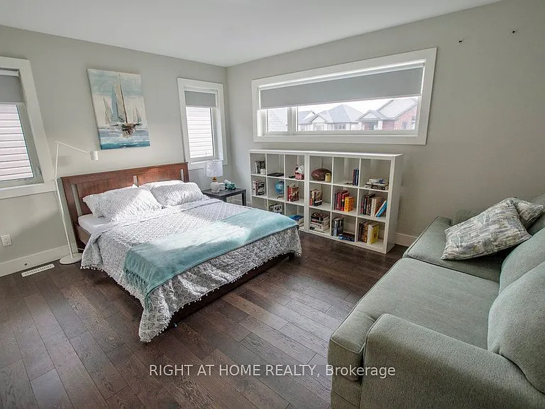 1345 Dyer Cres — Photo 14