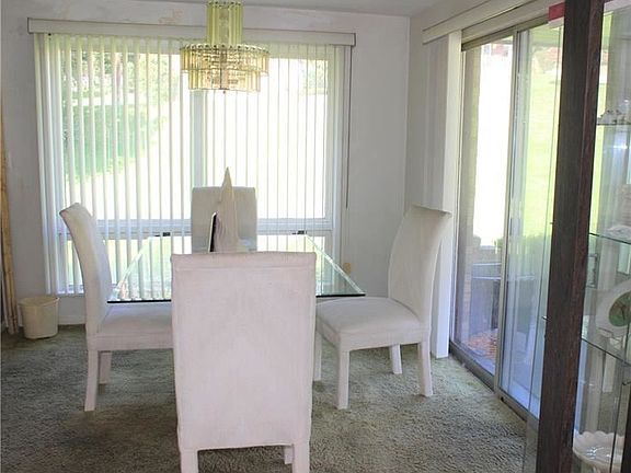 5th image of 103 Owen St