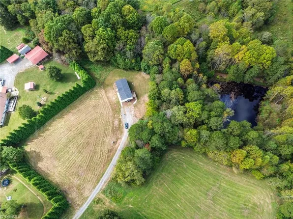 1710 Lone Hickory Rd, Yadkinville, NC 27055