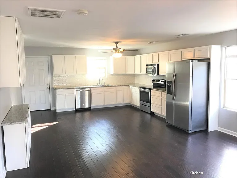910 W Hill St — Photo 13