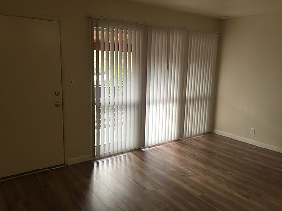 5th image of 616 Morse Ave APT 27
