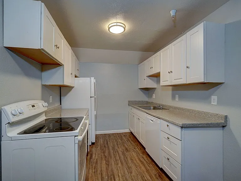 Monte Vista Commons — Photo 14