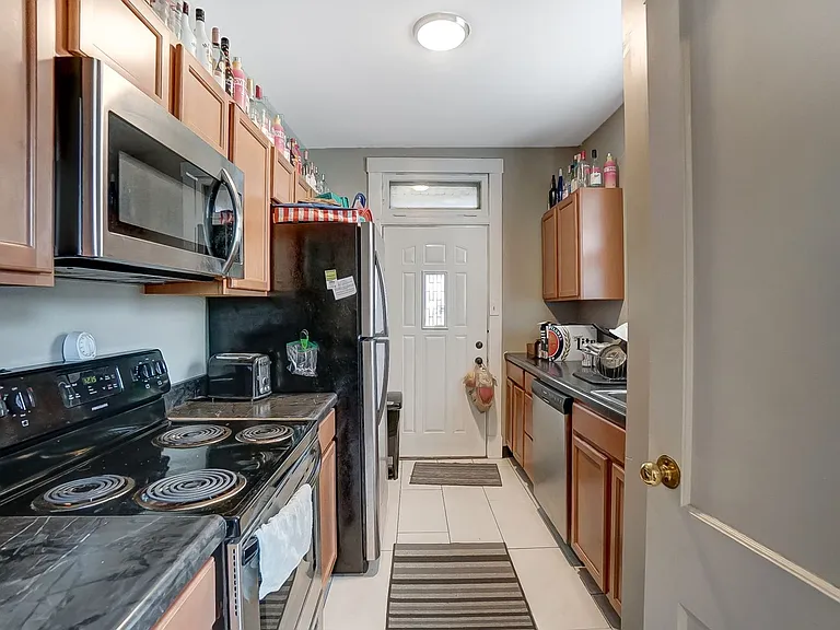 350 Volkert Ave — Photo 5