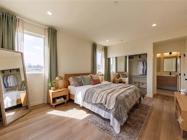 5933 Comey Ave #1 — Photo 7