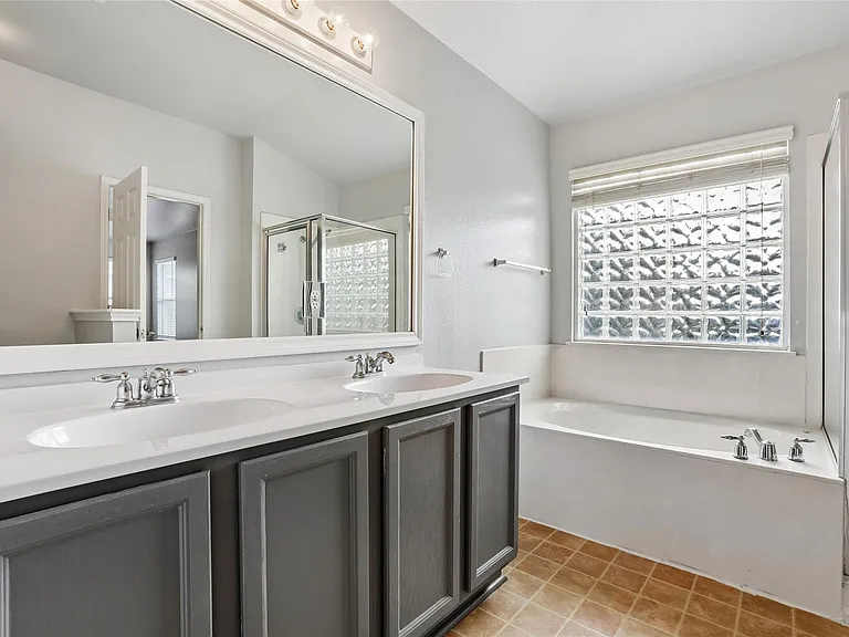 1001 Monadale Trl — Photo 22