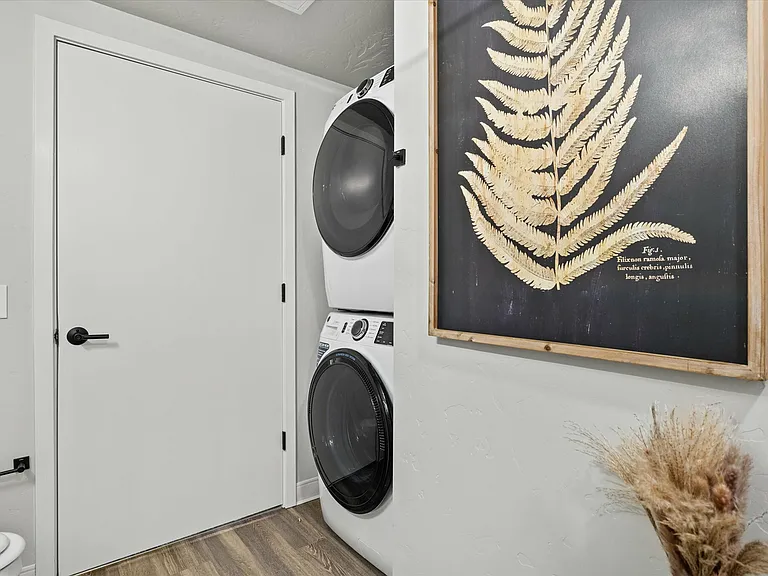 LOCAL- Washer/Dryer