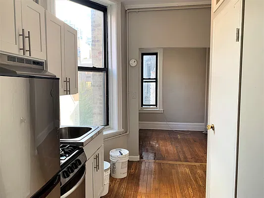 Rented by Bond New York | media 2