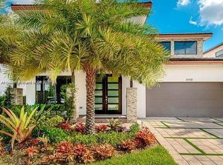 8981 NW 154th Ter, Miami Lakes, FL 33018