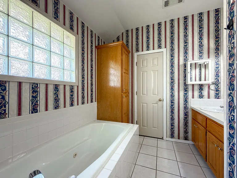 6429 Galven Way — Photo 14