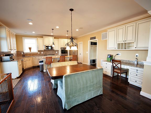 4th image of 7216 Heron Pl
