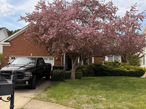 5327 W Philippi Pl, Fredericksburg, VA 22407