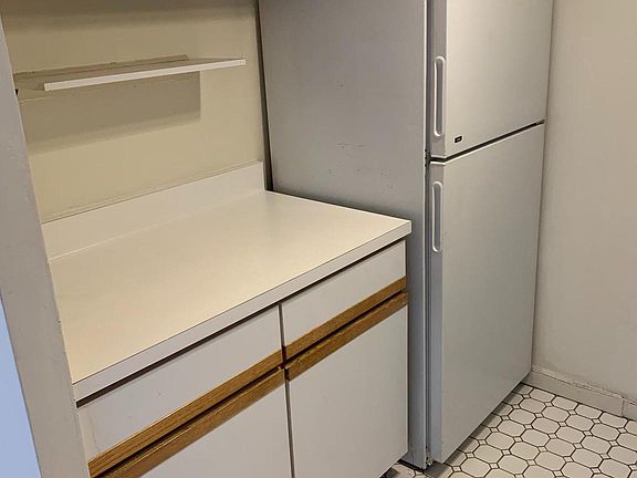 3rd image of 224 W Rittenhouse Sq #30-2004