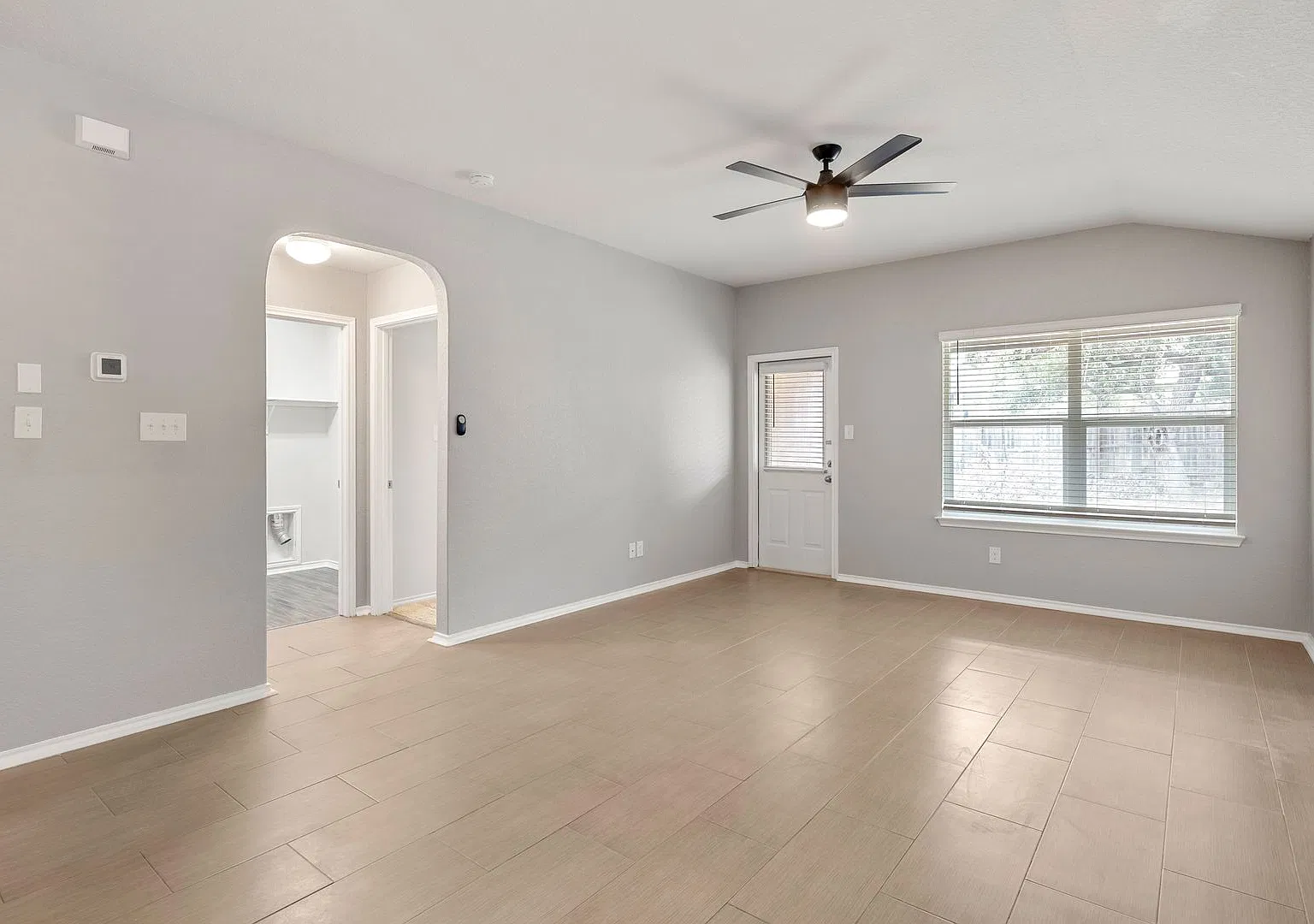 Spacious 4-Bedroom Home in Bulverde | Community Pool + Private Fenced Yard! — Photo 2