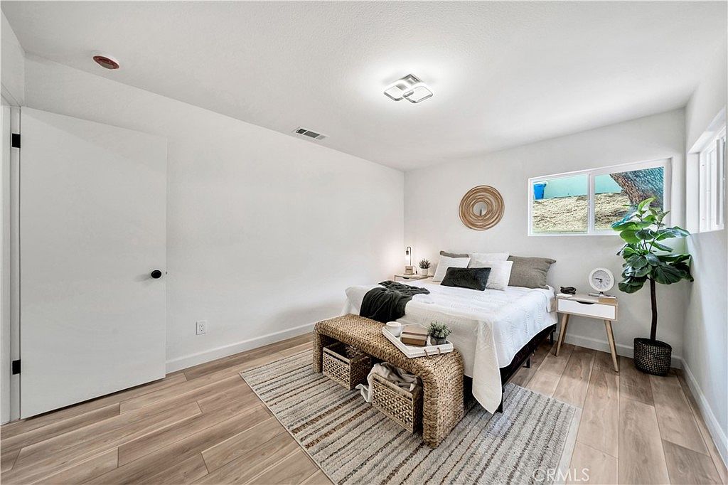 Sylmar, CA 91342