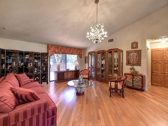 3rd image of 3071 Merrywood Cir
