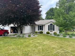 1350 Angela Dr W, Saginaw, MI 48609