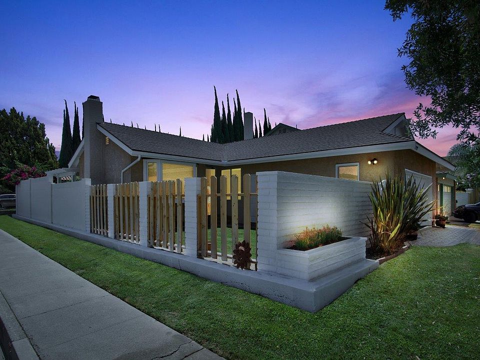 2nd image of 7792 Linda Ln