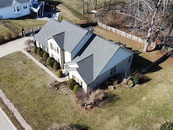 5th image of 1916 Greenbrier Dr
