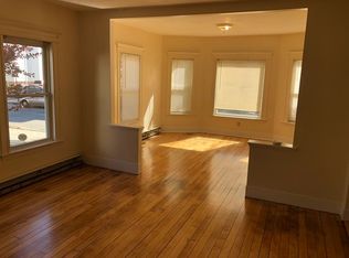 8 Townsend St #1, Worcester, MA 01609