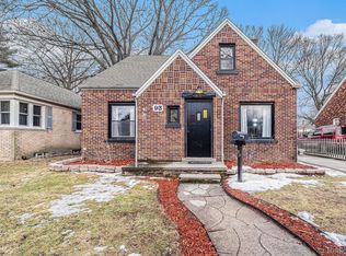 93 High St, Mount Clemens, MI 48043