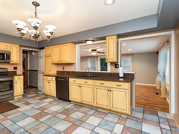 2nd image of 1571 Seminole Ln