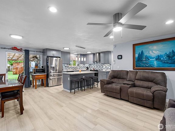 4th image of 7312 Greenvalley Court SW