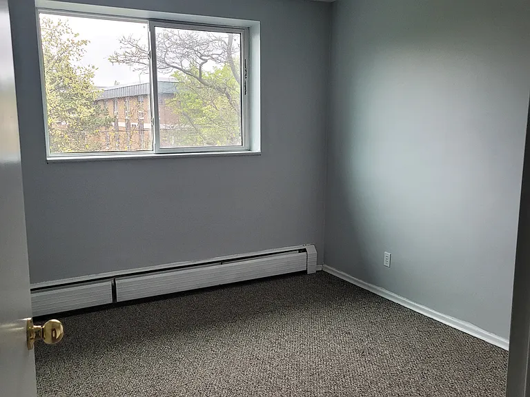 16 Austin Dr #14 — Photo 8
