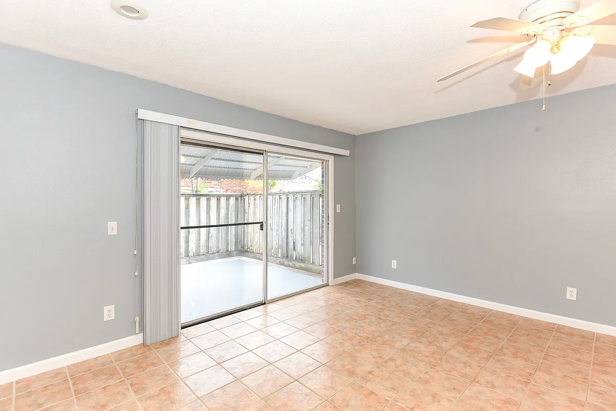 2200 S Palmetto Ave — Photo 4